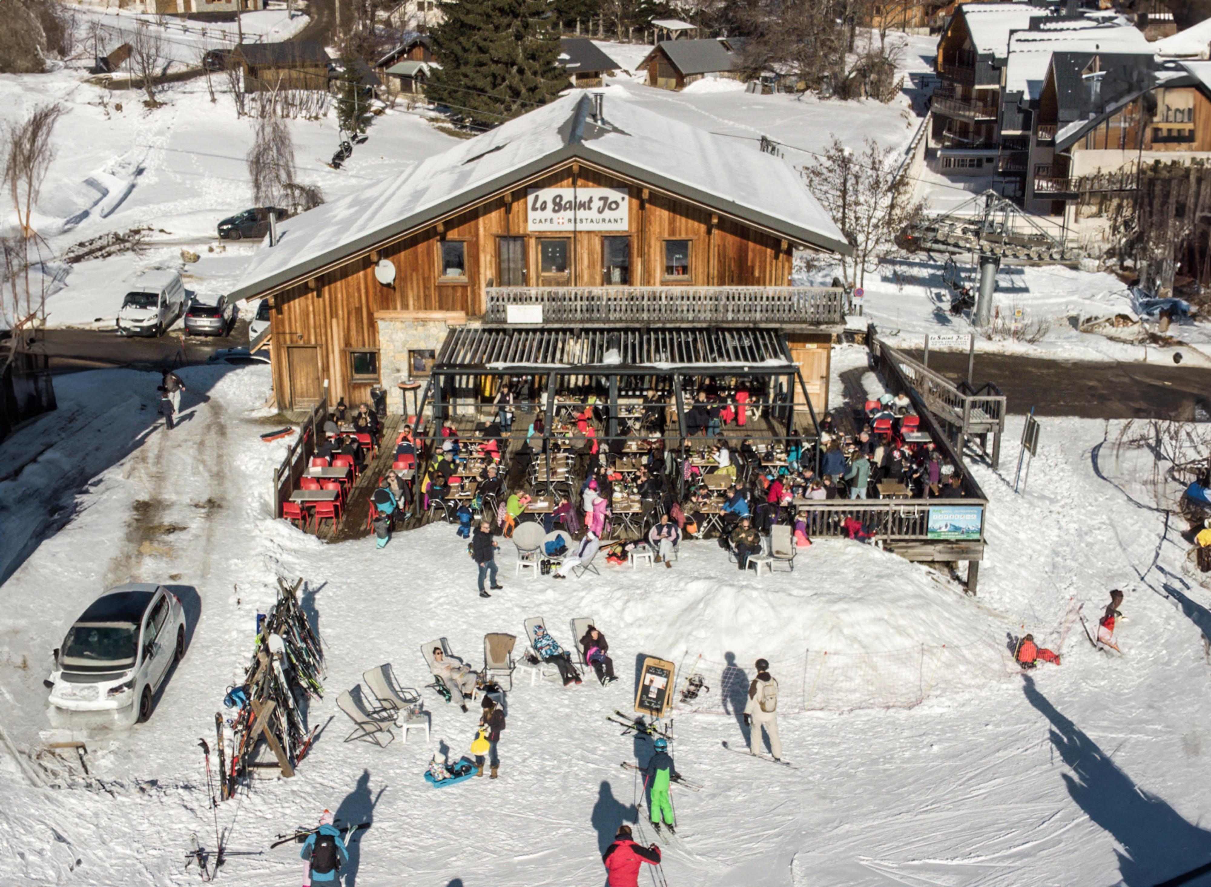 terrasse station neige ski vacances