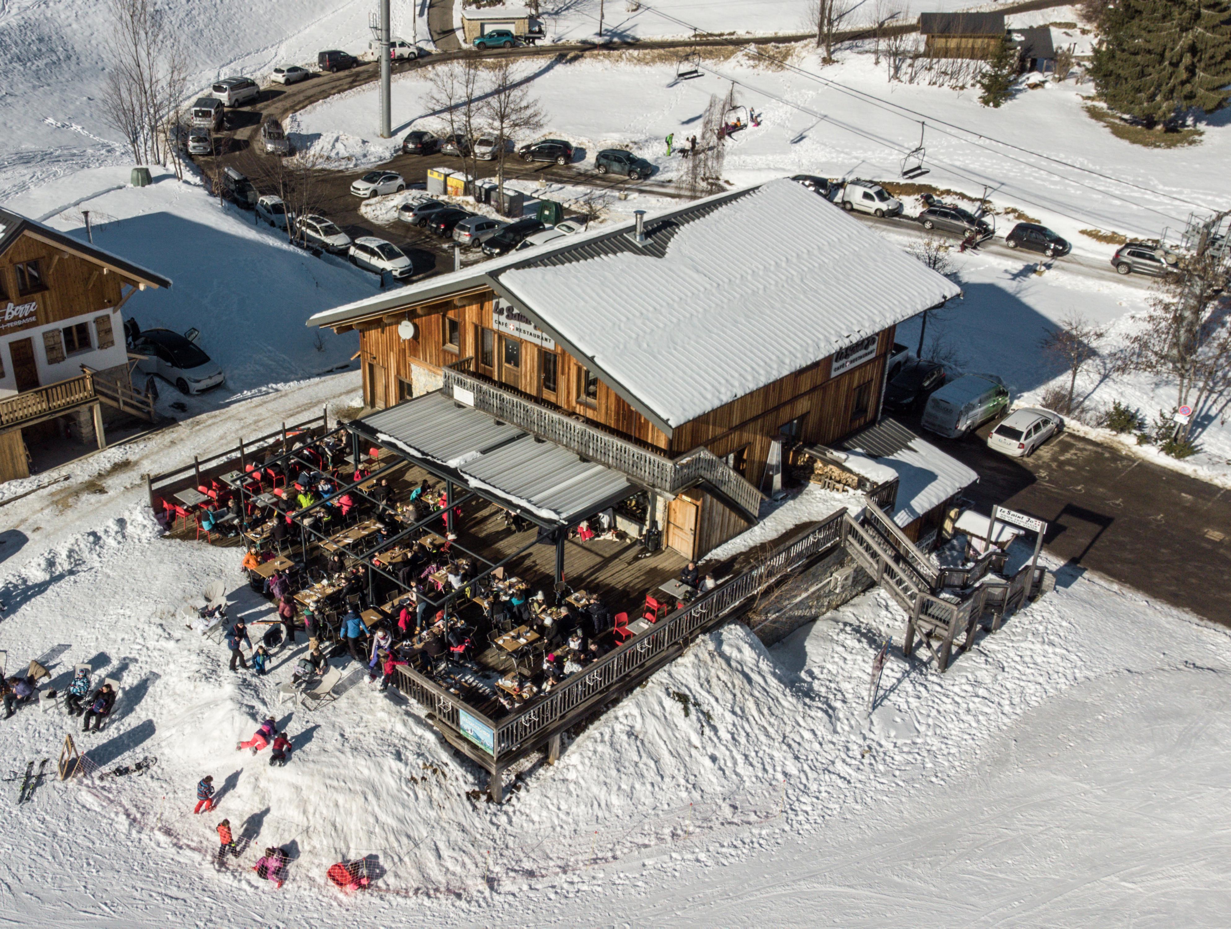 terrasse station neige ski vacances